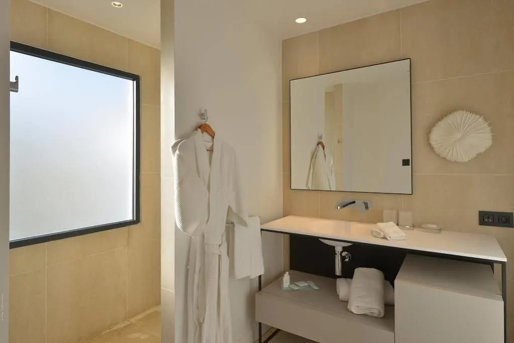 Taiwana Hotel Gustavia 4*,